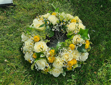 Blumenmädchen Floristik mit Herz