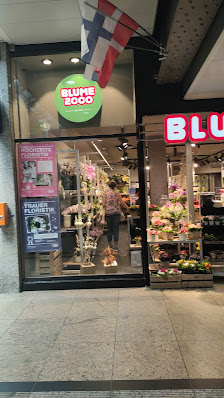 BLUME2000 Köln Hauptbahnhof