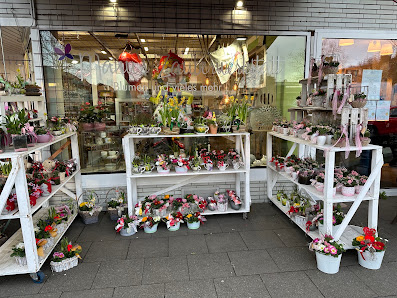 Manu‘s Zauberwerkstatt Blumen und vieles mehr..