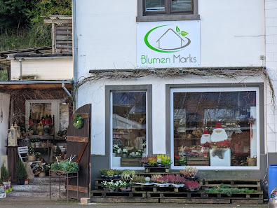 Blumen Marks