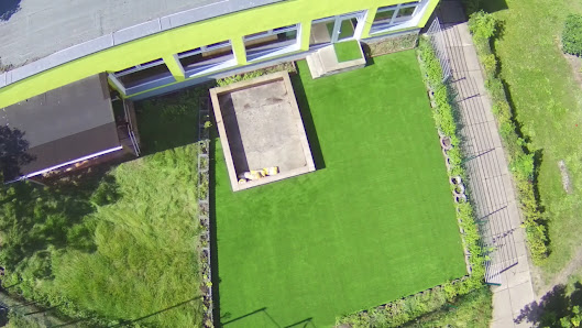 Kerkhoff Grün - Kunst- & Hybridrasen Kunstrasenplatz Reinigung