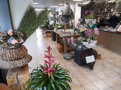 Florales mit Blatt und Blüte