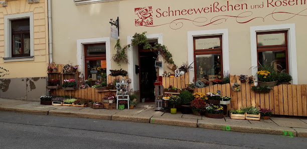 Schneeweißchen und Rosenrot