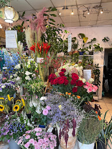 Blumen Lee