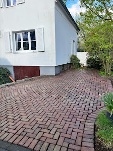 Strauch Garten und Landschaftsbau