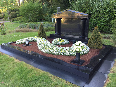 Lang-Gumm. Die Friedhofsgärtner